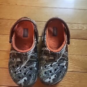 Crocs Realtree Edge All-terrain Slip-On Clogs With Faux Fur Orange Lining